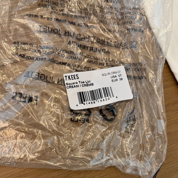 NWT TKEES cream Strappy Square-Toe Sandals - Picture 6 of 6